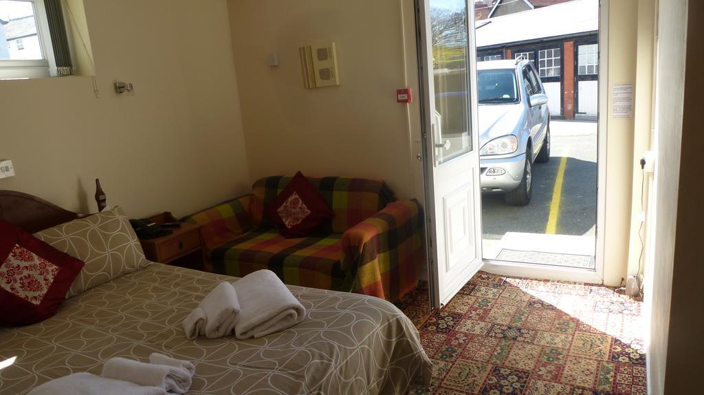 Whitehall Guest House Colwyn Bay Buitenkant foto