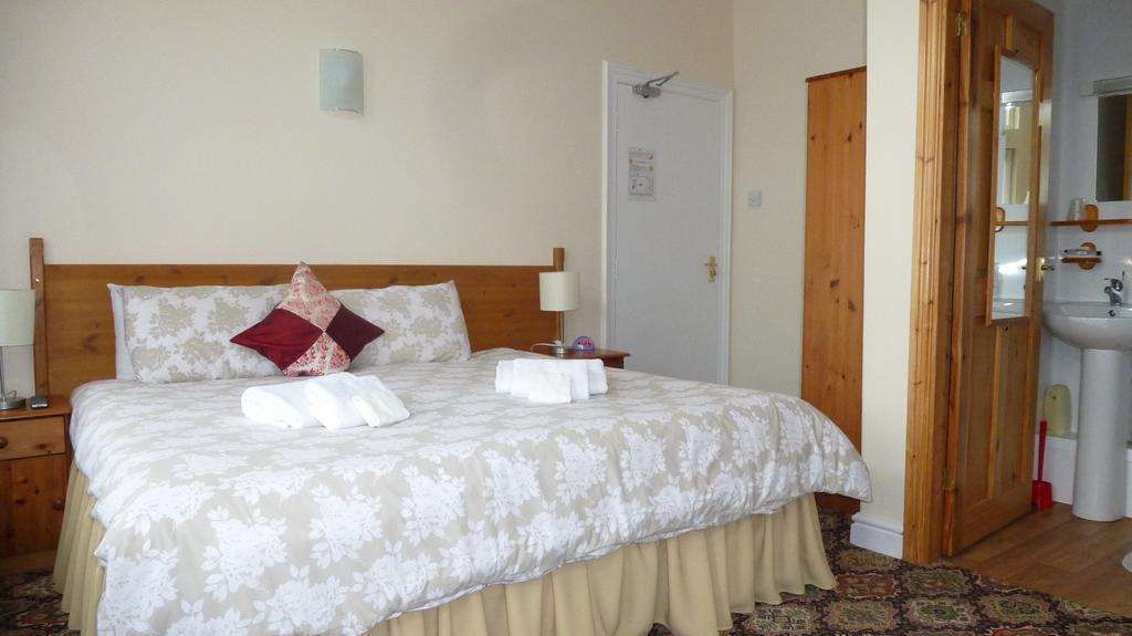 Whitehall Guest House Colwyn Bay Buitenkant foto