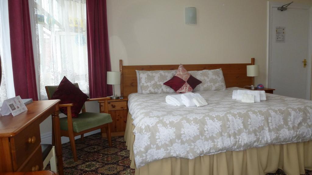 Whitehall Guest House Colwyn Bay Buitenkant foto