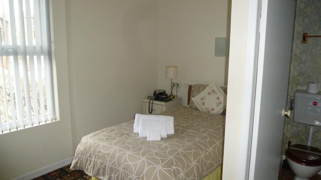 Whitehall Guest House Colwyn Bay Buitenkant foto