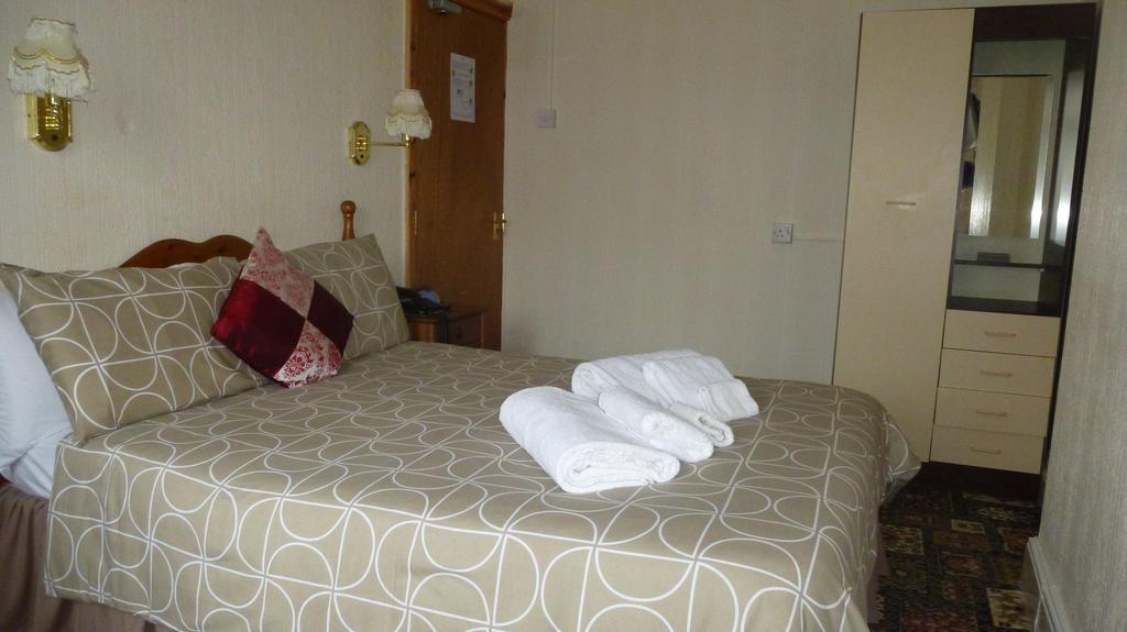 Whitehall Guest House Colwyn Bay Buitenkant foto