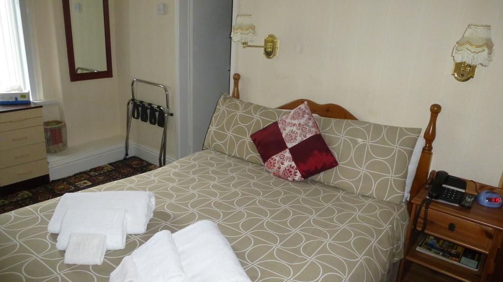 Whitehall Guest House Colwyn Bay Buitenkant foto