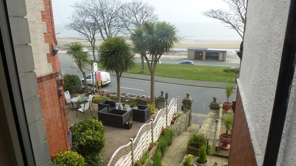 Whitehall Guest House Colwyn Bay Buitenkant foto