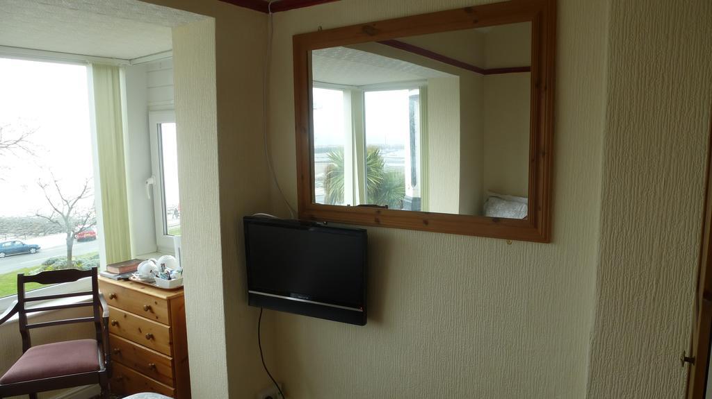 Whitehall Guest House Colwyn Bay Buitenkant foto