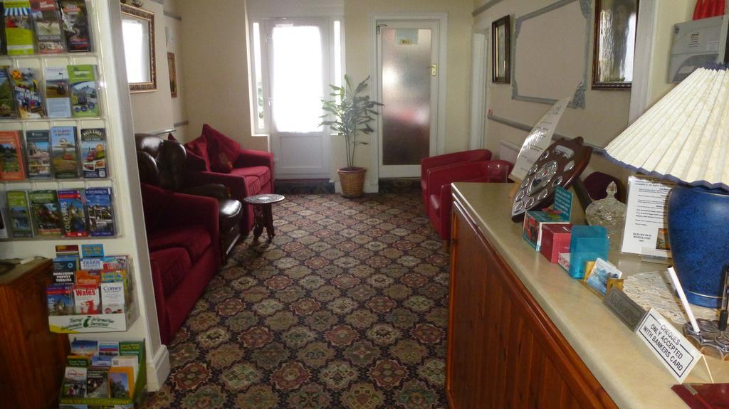 Whitehall Guest House Colwyn Bay Buitenkant foto