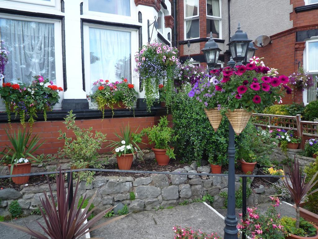 Whitehall Guest House Colwyn Bay Buitenkant foto