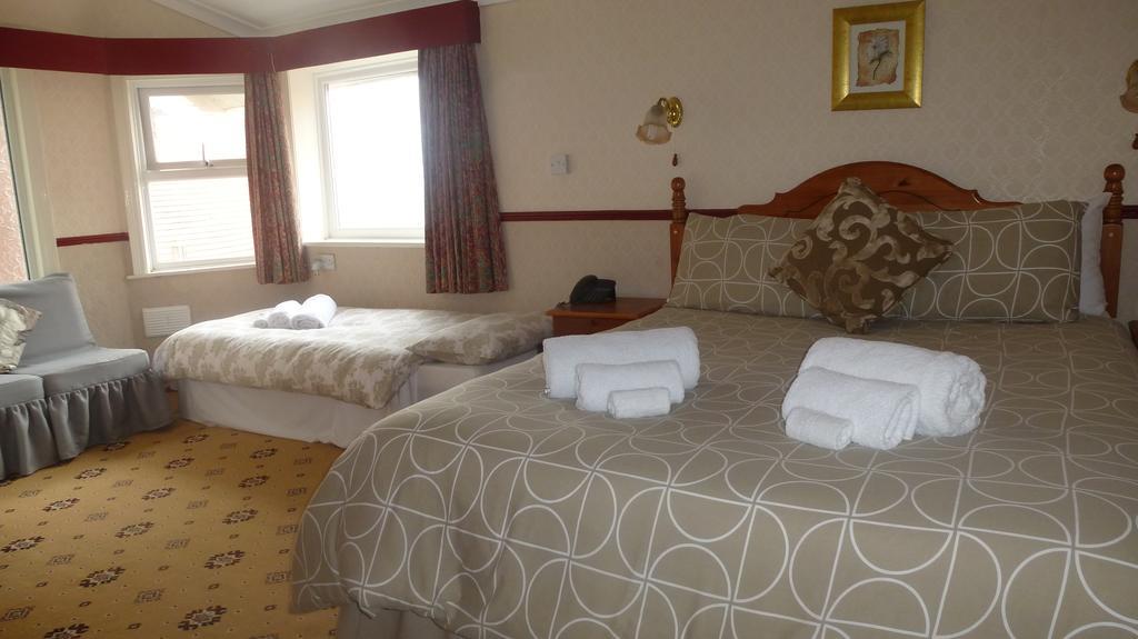 Whitehall Guest House Colwyn Bay Buitenkant foto